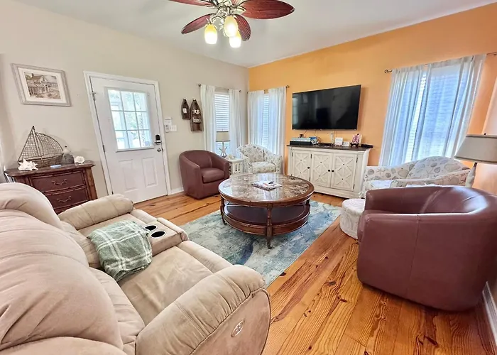 Coastal 3br W/ Pool Access & Ev Charger | The Rookery 900 Morgan