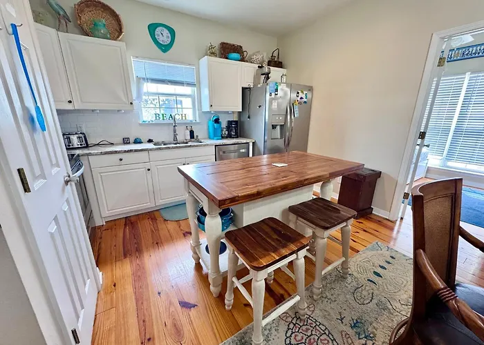 Holiday home Coastal 3br W/ Pool Access & Ev Charger | The Rookery 900 Morgan *
